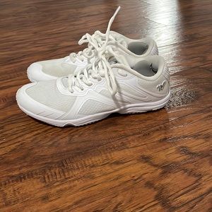 varsity cheer shoes